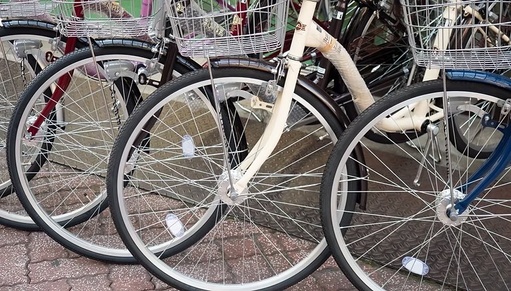 店頭に並ぶ自転車